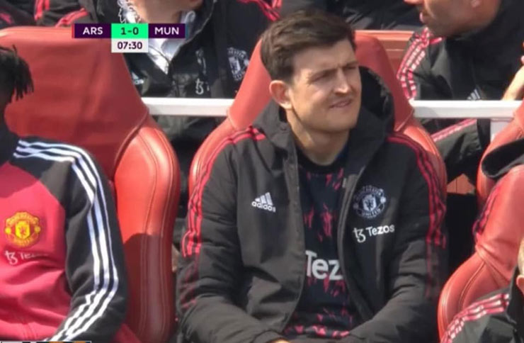 Đội trưởng MU Harry Maguire bị gạt lên băng ghế dự bị khi "Quỷ đỏ" thua Arsenal 1-3 ở sân Emirates