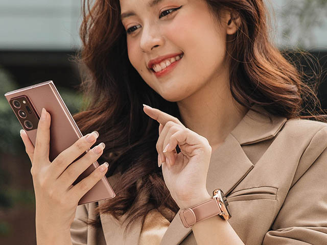 Thời trang Hi-tech - Tại sao nhiều người mua điện thoại cao cấp?