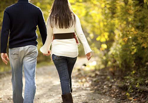 8 hành động các cặp đôi hạnh phúc làm cùng nhau mỗi ngày, hãy xem vợ chồng bạn có được mấy điều - 3