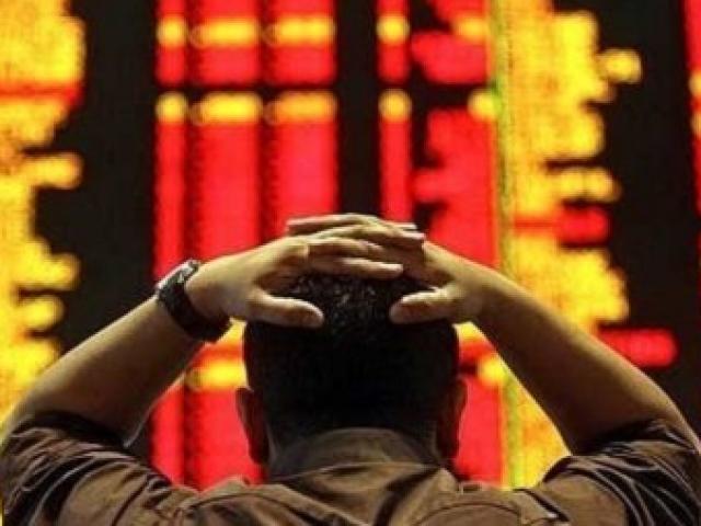 Kinh doanh - Chứng khoán lao dốc như mất phanh: Nhà đầu tư tháo chạy, niềm tin sụp đổ