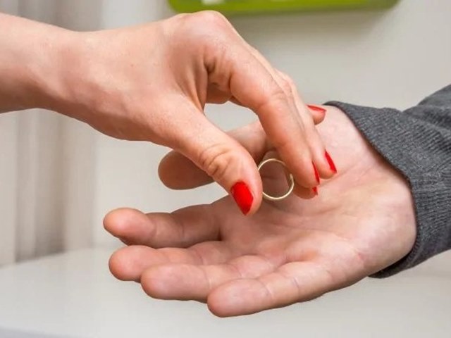 Bạn trẻ - Cuộc sống - Thượng Hải phong toả, nhiều bà vợ ngán ngẩm đòi ly hôn chồng