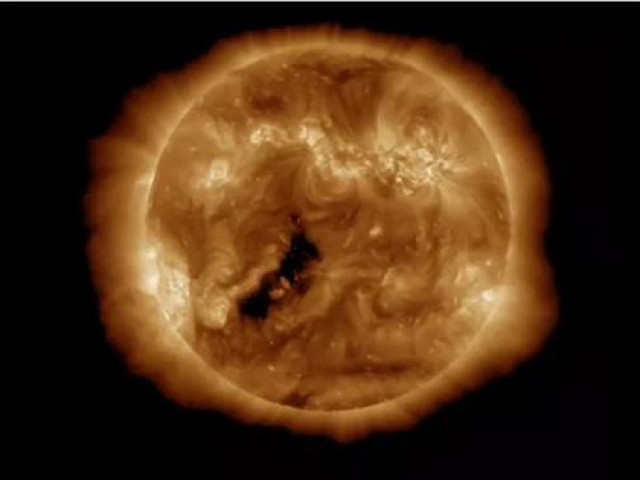 Công nghệ thông tin - Châu Á, Úc "sập nguồn" vô tuyến vì trúng 2 quả pháo sáng vũ trụ