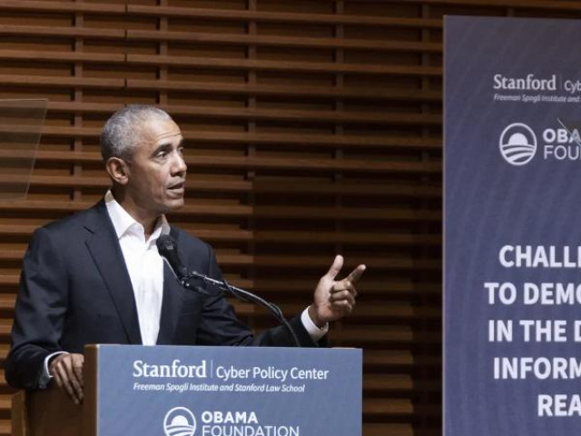 Cựu Tổng thống Mỹ Obama kêu gọi tăng cường kiểm soát mạng xã hội