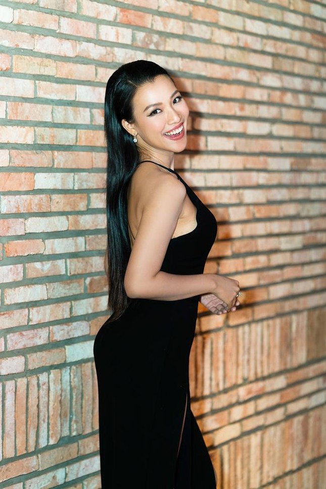 Runner-up Hoang Oanh is more and more beautiful and radiant, smashing rumors of a broken marriage - 3