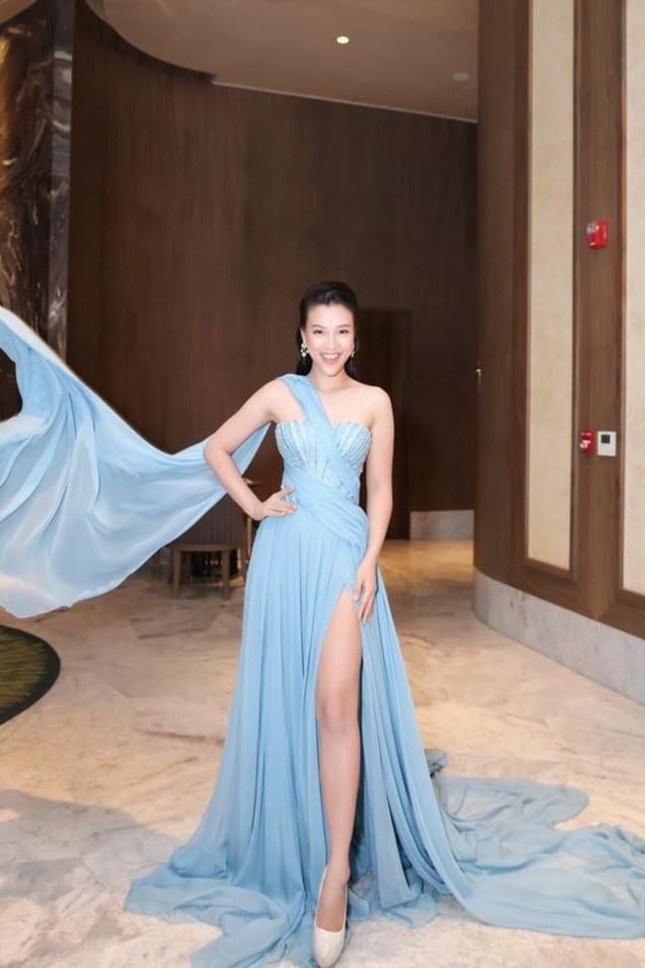 Runner-up Hoang Oanh is more and more beautiful and radiant, smashing rumors of a broken marriage - 6