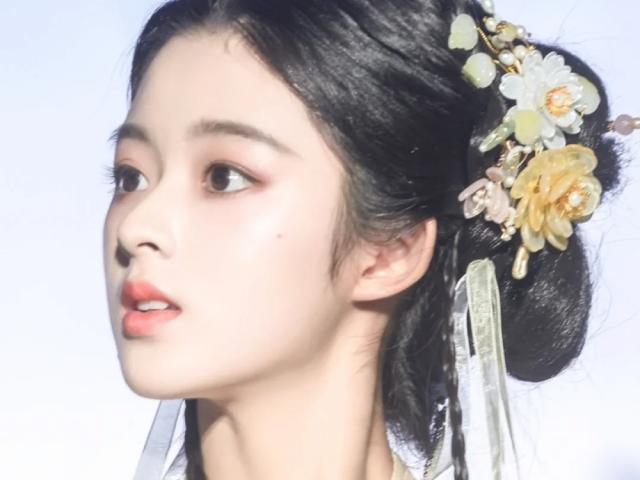 Làm đẹp - Thiếu nữ 14, 15 tuổi đã được khen là "tiểu thần tiên tỷ tỷ" sánh với Lưu Diệc Phi