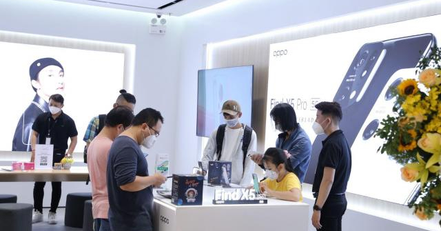 OPPO launched the OPPO Experience Store chain nationwide in April 2022, providing a world-class experience space for users