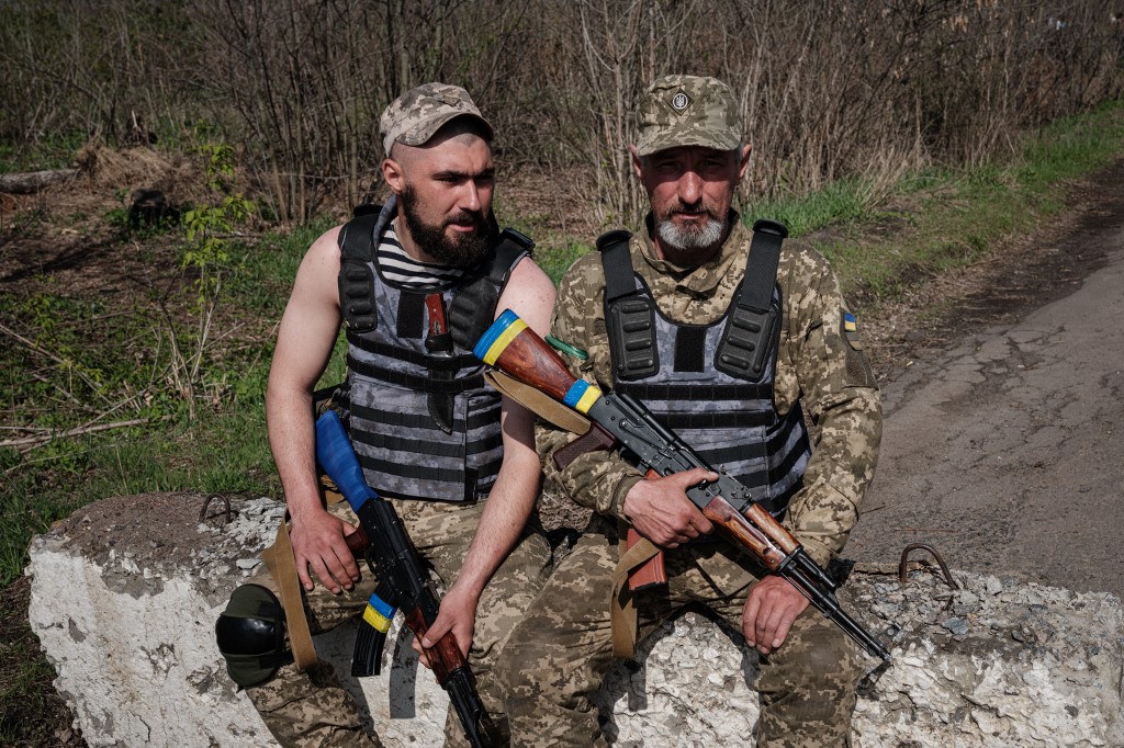 Diễn biến giao tranh khốc liệt ở phòng tuyến Donbass qua lời kể của lính Ukraine - 2