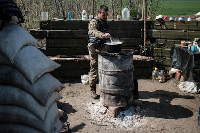 Diễn biến giao tranh khốc liệt ở phòng tuyến Donbass qua lời kể của lính Ukraine - 3