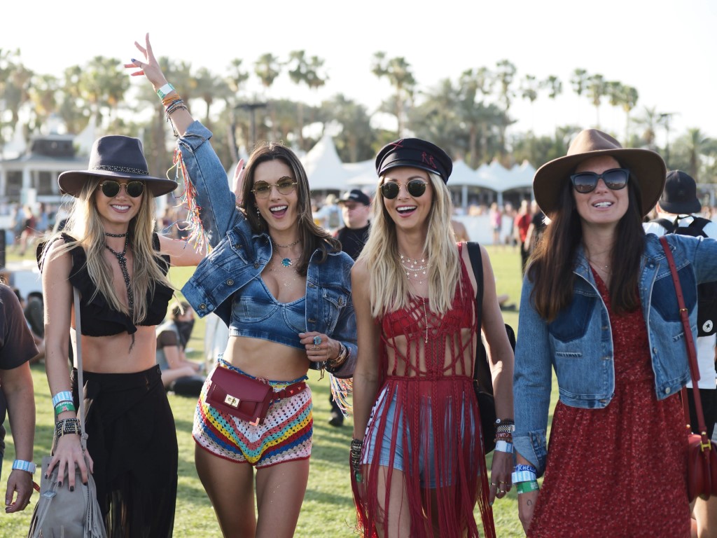 History of hippie fashion at music festivals - 1