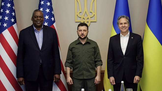 Bộ trưởng Quốc phòng và Ngoại trưởng Mỹ gần đây có chuyến thăm Kiev, Ukraine.