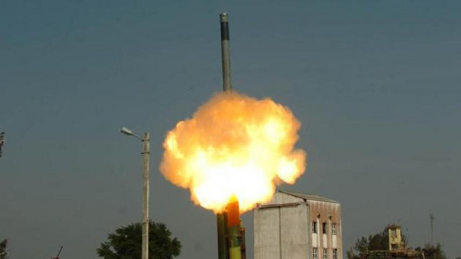 Một vụ phóng thử tên lửa BrahMos. Ảnh: THE HINDUSTAN TIMES