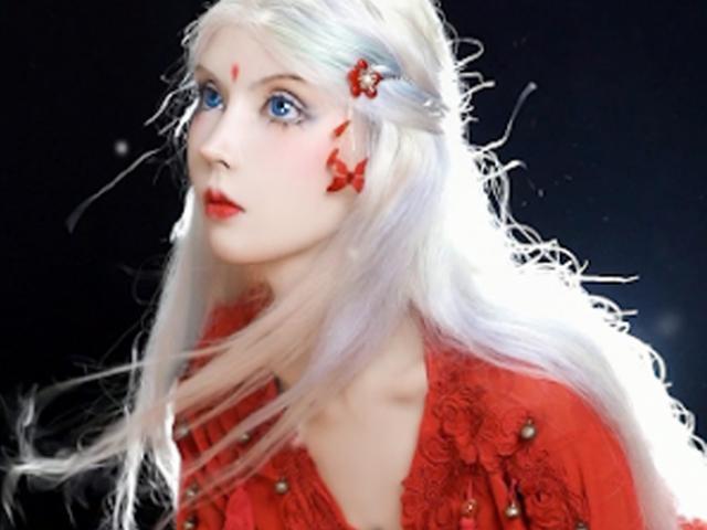 Làm đẹp - "Búp bê sống" lai Trung - Nga nhận 14 tỷ vì dám tẩy trang trên sóng truyền hình?