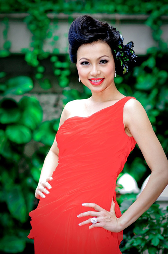 “Hoa hậu giàu nhất Việt Nam” Ngô Mỹ Uyên và cuộc sống không hôn thú với chồng Tây - 1