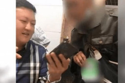 "Ăn xin thời hiện đại": Xin tiền qua mã QR, hành động tiếp theo gây tranh cãi dữ dội