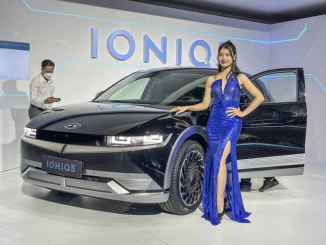 Ioniq 5 first high-rise electric cars of Hyundai launched in Vietnam market - 1