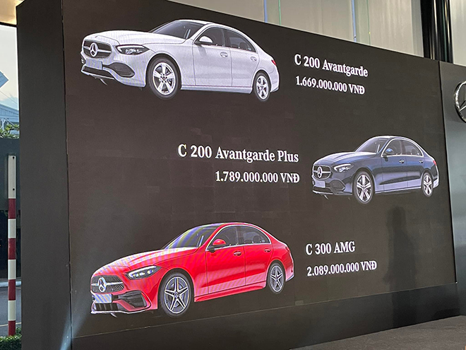 New generation Mercedes-Benz C-Class launched in the domestic market, priced at nearly 1.7 billion VND - 13