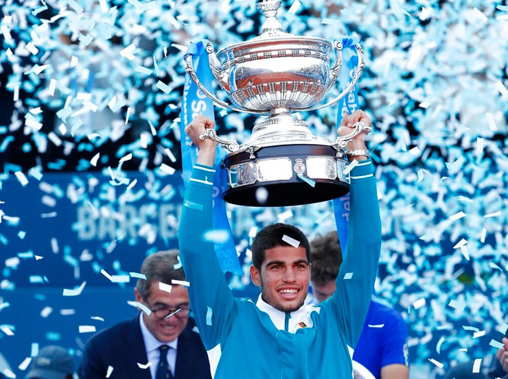 Carlos Alcaraz gây ấn tượng mạnh với bản lĩnh đáng kinh ngạc của một tay vợt mới 18 tuổi