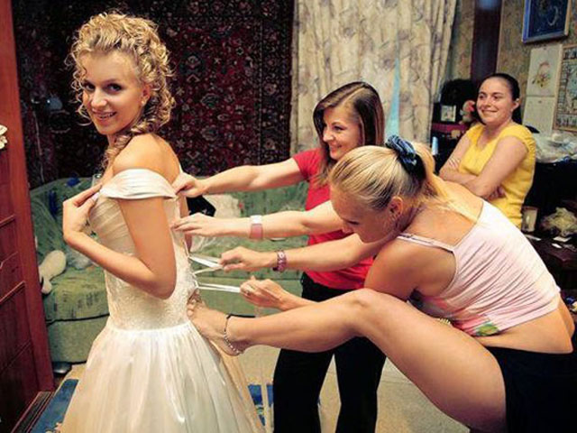 Tranh vui - Hài hước với những bức ảnh cưới bá đạo của các cặp đôi "lầy lội"