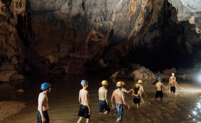 This summer, go to Chay River-Dark Cave to swing rope, take a mud bath - 5
