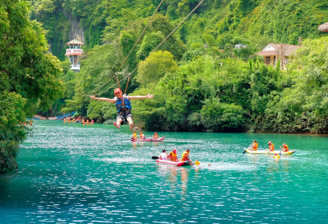 This summer, go to Chay River - Dark Cave to swing rope, take a mud bath - 9