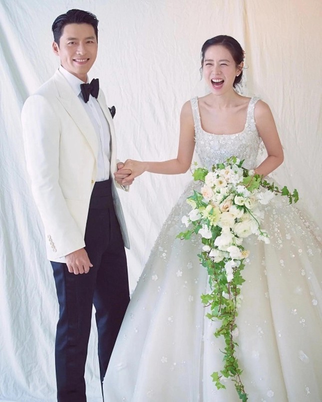 Tracing the background of the wedding dress model that Ngo Thanh Van tried on: Falling in love with Son Ye Jin?  - 3