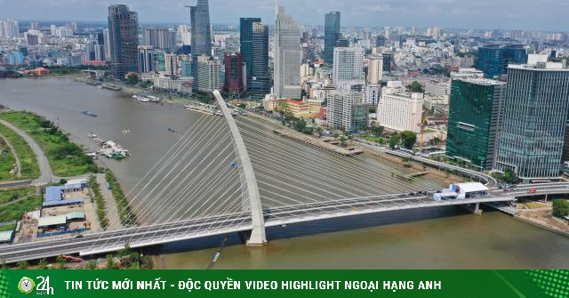 The bridge with “unique” architecture across the Saigon River is officially open to traffic