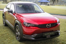 Tin tức ô tô - Mazda MX-30 ra mắt, crossover chạy điện giá từ 1 tỷ đồng