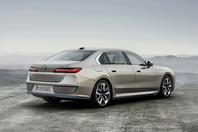 BMW 7-Series phiên bản hạng nhất ra mắt, sản xuất giới hạn chỉ 150 xe - 9