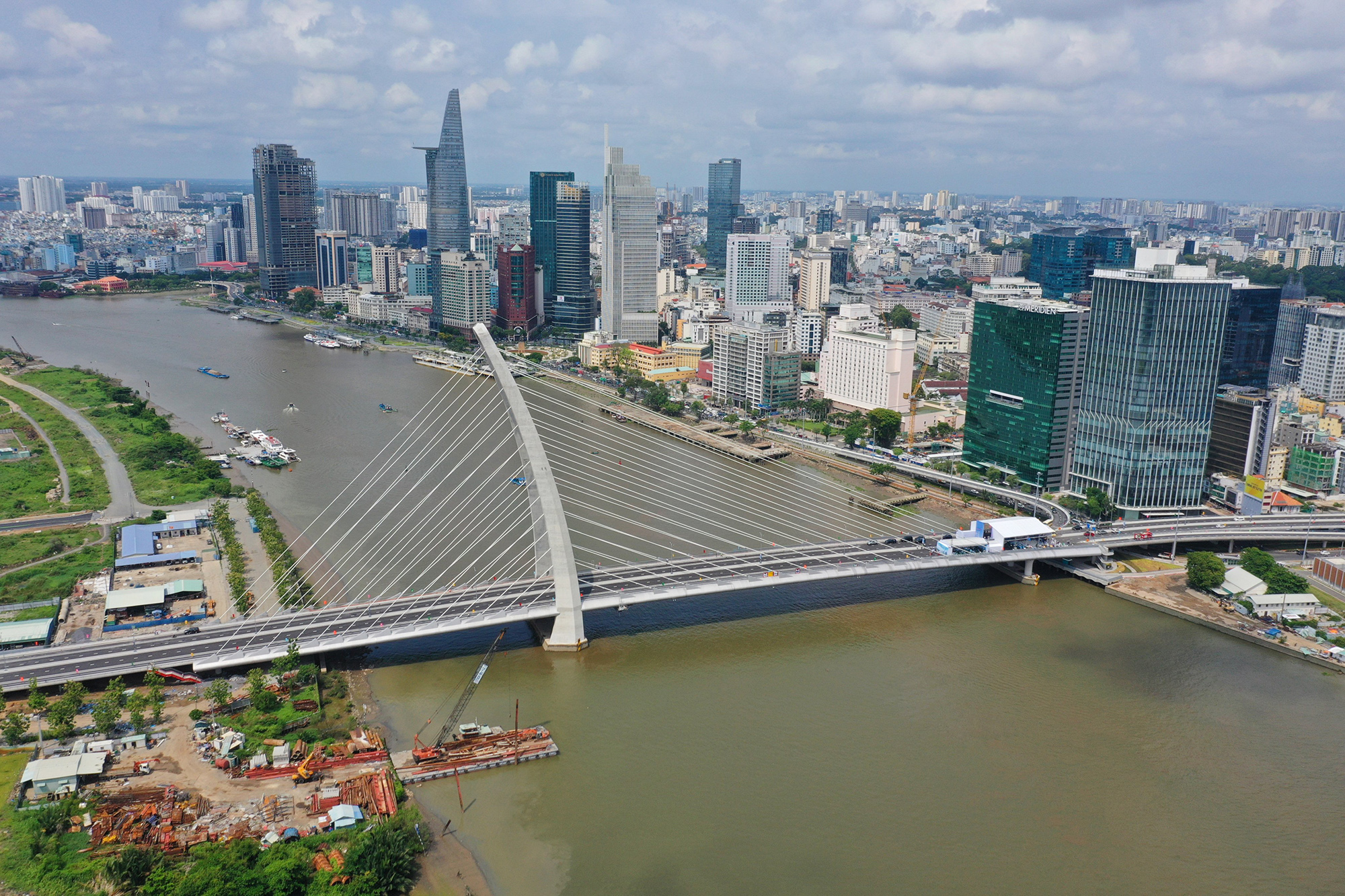 The bridge has the architecture "unique"  Crossing the Saigon River is officially open to traffic - 1