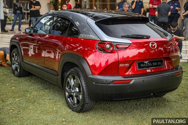 Mazda MX-30 ra mắt, crossover chạy điện giá từ 1 tỷ đồng - 4