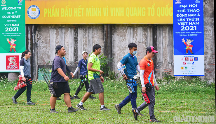 Tất cả đều quyết tâm phấn đấu hết mình vì vinh quang Tổ quốc.