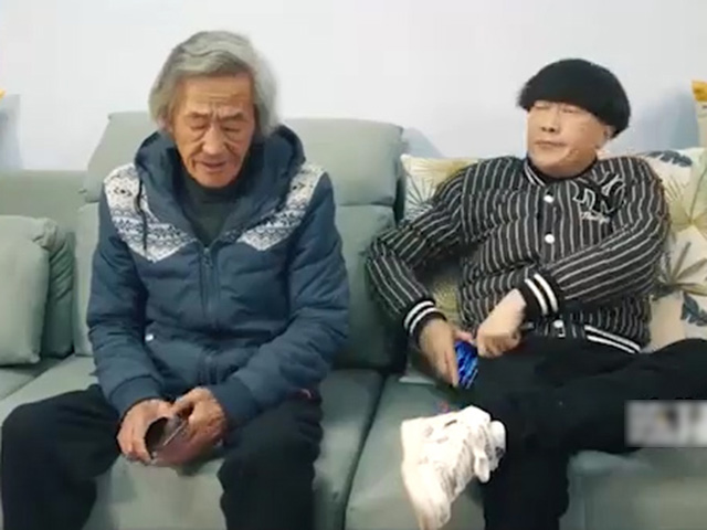 Clip hài hước - Đỡ không nổi với hai cha con lầy lội nhất hệ mặt trời này!