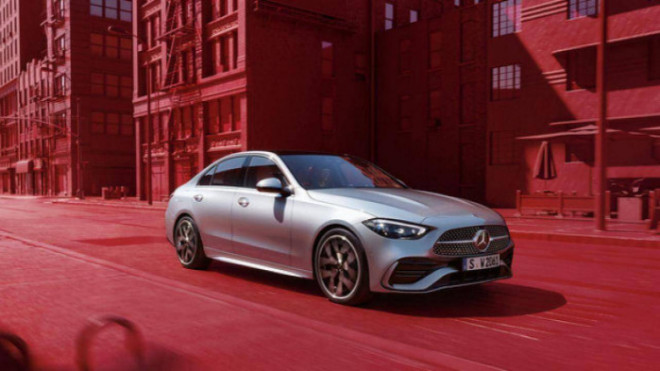 New rolling price Mercedes-Benz C-Class launched in Vietnam - 1