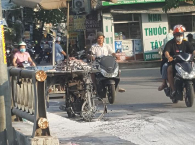 Ho Chi Minh City: The vegetable seller burned his car when he met the working group - 2