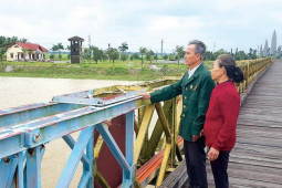 Tin tức trong ngày - Lễ rước dâu lịch sử trên cầu Hiền Lương