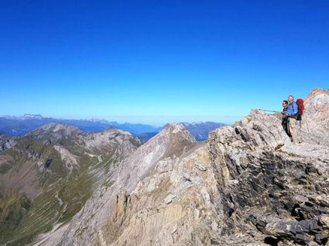 Thế giới - Sau 205 triệu năm, "rồng biển" 54 m hiện hình trên đỉnh núi hơn 2.700 m