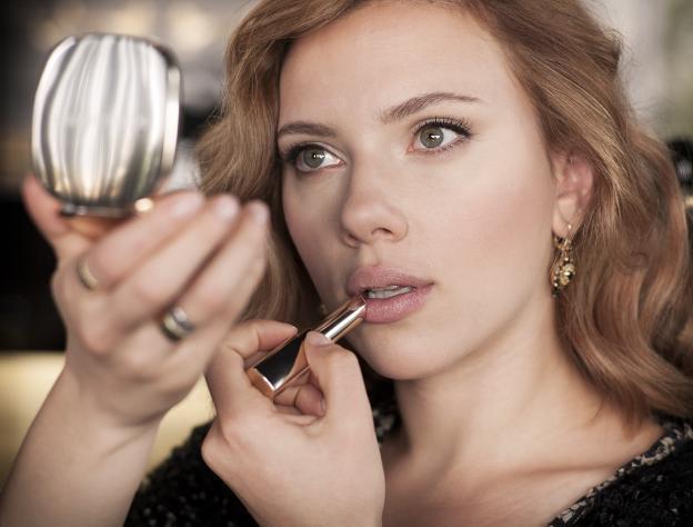 Scarlett Johansson changes her skincare goals as a mother - 1