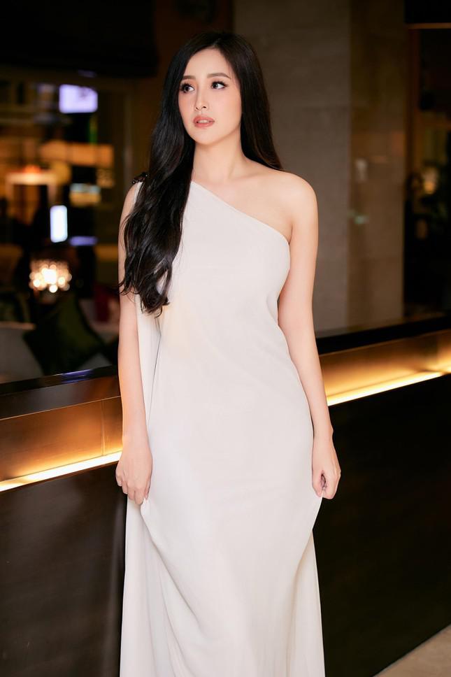 Wearing an old dress from 7 years ago, Mai Phuong Thuy is still praised for being beautiful and forgetting time - 2