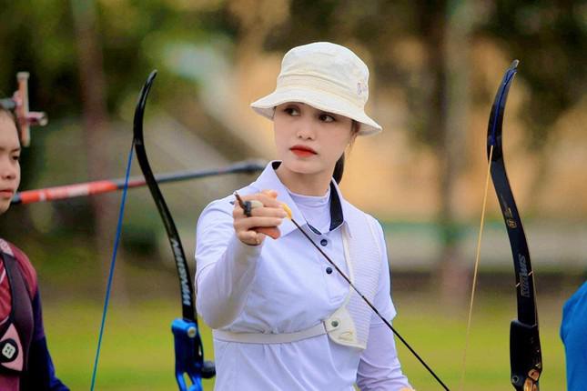 Hot girl archery Anh Nguyet revealed the exercise 'nerve of steel'  - first