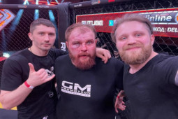 Thể thao - "Vua thi tát" bỏ nghề đi đấu võ, bị đánh bầm dập "quên lối về"