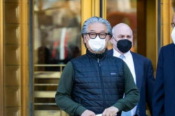 Kinh doanh - Kẻ vô danh gây chấn động thị trường tài chính đối diện án tù 380 năm