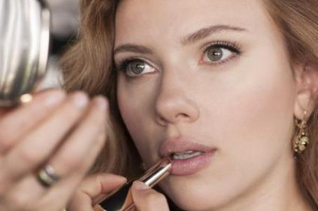 Scarlett Johansson thay đổi mục tiêu skincare khi làm mẹ
