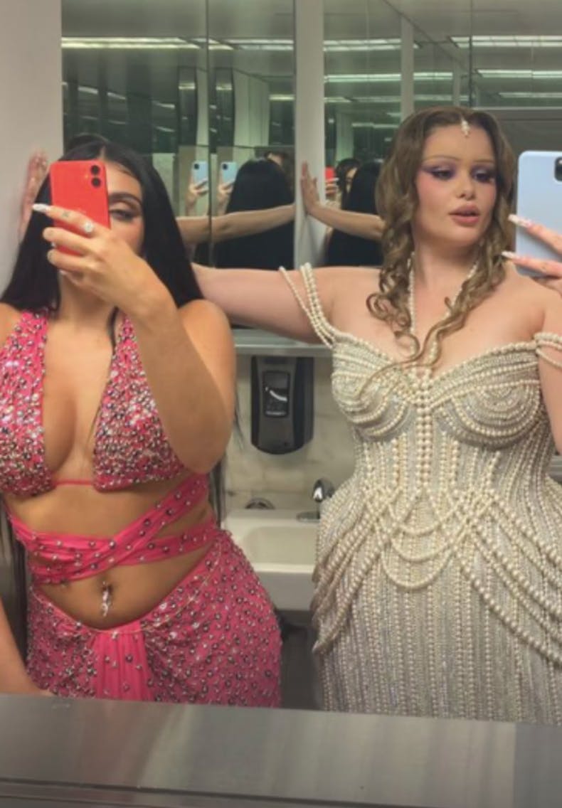 Inside the bathroom of the annual Met Gala fashion super party?  - 8