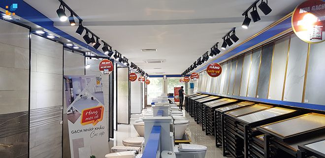 Khu trưng bày các sản gạch ốp lát tại showroom Hải Linh