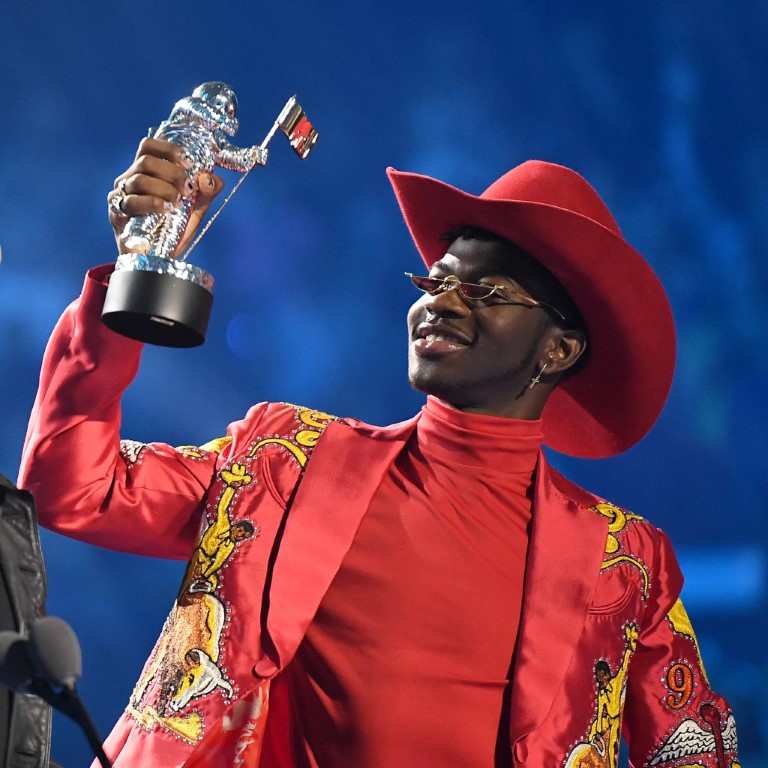 Lil Nas X và phong cách đồng quê cách tân không giống ai - 9