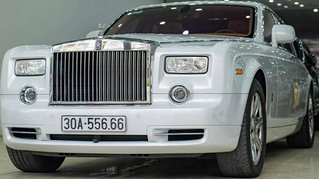Hiện vẫn chưa rõ đại lý tư nhân tại Việt Nam đưa ra mức giá chào bán dành cho chiếc xe Rolls-Royce Phantom bản giới hạn 100 xe là bao nhiêu
