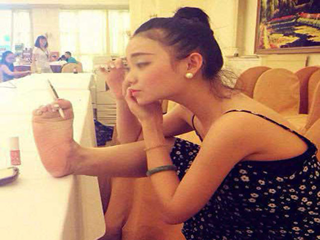 Tranh vui - Không thể đỡ nổi với những hành động "khó đỡ" của giới trẻ