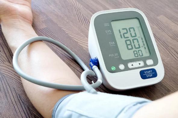 Common mistakes when measuring blood pressure make the results wrong, doctors specify 7 measuring tips for accurate results - 1