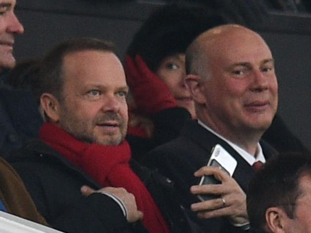 Bóng đá - Tin mới nhất bóng đá tối 30/4: Thêm một sếp lớn MU từ chức bất ngờ